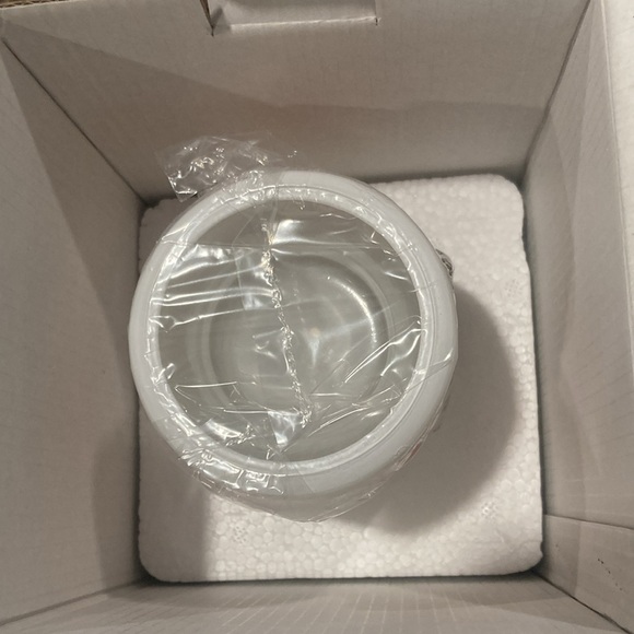 Scentsy wall plug - Picture 2 of 3